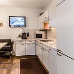 Grüner Fidelis Apartment